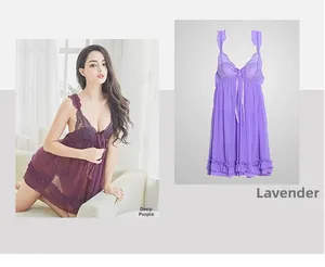 Detailansicht der Spitzenstickerei und des Netzstoffs bei lila und violetten Nachthemden