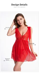 Détail d'une nuisette sexy en tulle rouge avec décolleté en dentelle et bretelles