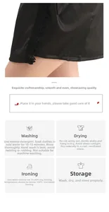Détail d'un peignoir en soie noire avec dentelle et étiquette de soins de lavage