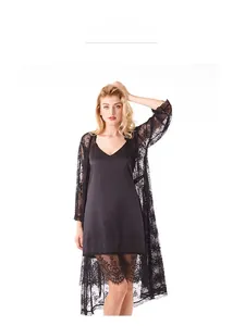 Ensemble nuisette deux pièces en dentelle noire avec robe en soie et broderie florale