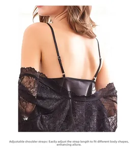 Vue détaillée du dos d'un peignoir en dentelle noire et nuisette à bretelles réglables
