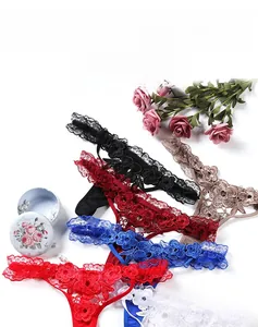 Vue détaillée de strings en dentelle sexy avec broderie florale 3D en divers coloris