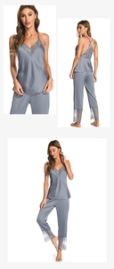 Détails des dentelles et texture de soie sur cet ensemble de pyjama bleu satiné
