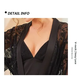Détail d'une chemise de nuit sexy en dentelle noire avec col en V profond et broderie florale
