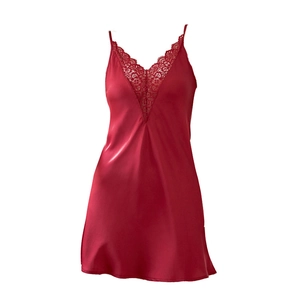 Elegante camicia da notte in raso rosso da donna con scollo a V e bordo in pizzo