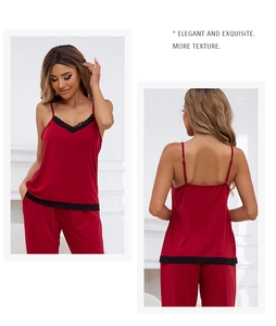 Vue avant et arrière de l'ensemble pyjama rouge foncé avec bordure en dentelle noire