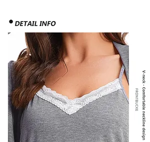 Détail d'un pyjama gris col en V avec bordure en dentelle blanche et tissu en coton doux