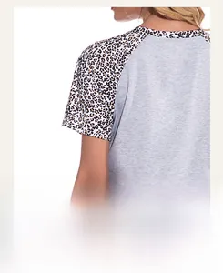 Graues Loungewear-Top mit Leopard-Raglanärmeln und Taillenschleife für Damen im Detail