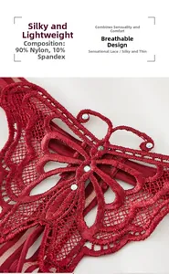 Vue détaillée de sous-vêtements en dentelle rouge avec broderie papillon et strass