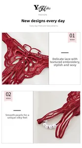 Détail de dentelle florale rouge avec perles élégantes sur un tissu en maille sexy