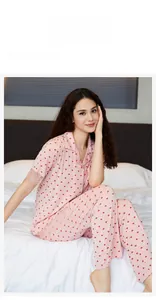 Rosa Modal-Pyjama-Set mit Herz-Print, Spitzenbesatz und klassischem Hemd-Design für Damen