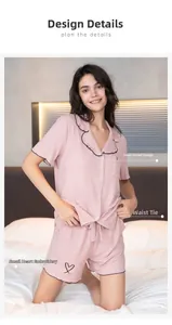 Détail du pyjama en modal rose avec petite poche et cordon de serrage à la taille