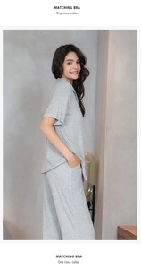 Détail d'un ensemble pyjama en modal côtelé avec liseré rose et tissu ultra doux
