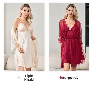 Vestaglia in pizzo e camicia da notte in seta nei colori kaki chiaro e rosso scuro