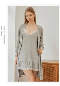 Ensemble nuisette et peignoir gris en modal avec dentelle blanche en cadre intérieur