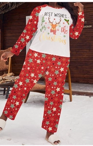 Gemütlicher Weihnachts-Schlafanzug in Übergröße mit Rentier-Print in Winterlandschaft