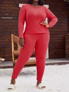 Détail de l'ensemble de pyjama thermique rouge brique avec haut à manches longues
