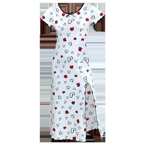 Camicia da notte estiva bianca in maglia a coste con stampa a cuore e spacco