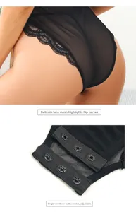 Détail du body en résille montrant la fermeture à pression à l'entrejambe avec trois boutons