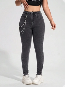 Dunkelgraue Skinny-Jeans mit hoher Taille, Metallkette und eng anliegender Passform