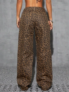 Vintage high-waist leopard print wide-leg denim jeans for women with back pockets