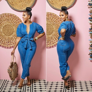 Combinaison en Denim Décontractée pour Femmes Col en V Manches Courtes Fermeture Éclair Ceinturée Coupe Ajustée Combinaison Jeans Streetwear