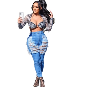 Jean déchiré stretch à taille haute pour femme avec haut court à imprimé zèbre