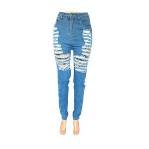 Détails du jean skinny taille haute avec déchirures effilochées et texture en denim
