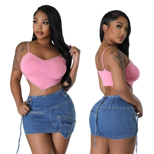 Ensemble haut court rose strass coeur et mini-jupe en jean bleu pour femmes