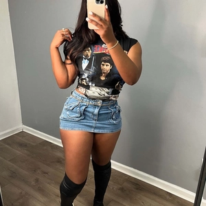 Sexy slim denim skirt set with Scarface graphic tee and chain belt for women