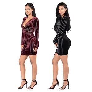 Robe Mini Moulante en Velours à Manches Longues et Col en V Sexy pour Femmes avec Rayures en Strass Robe de Fête