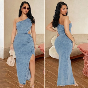 Robe Maxi en Denim Sexy à Une Épaule pour Femme Taille Ajourée Fente Haute Coupe Slim Sans Manches Bleu Délavé Robe Longue