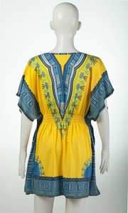 Vue arrière d'une robe africaine Dashiki jaune avec taille élastique sur un mannequin