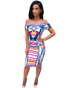 Abito bodycon aderente con spalle scoperte e motivo geometrico blu e rosa acceso