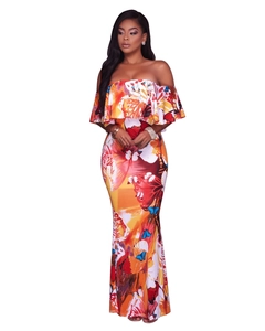 Robe longue moulante à fleurs et papillons avec encolure bardot et ourlet à volants
