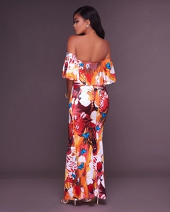 Robe moulante à épaules dénudées avec imprimé papillon et ourlet sirène élégant