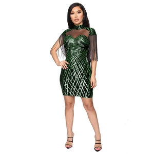 Mini robe à paillettes vert émeraude avec manches à franges et détails en mesh