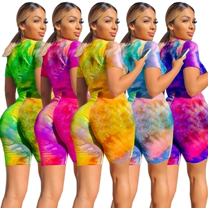 Completo tie-dye da donna due pezzi con top a maniche corte e pantaloncini aderenti
