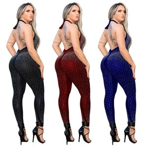 Tuta intera sexy con scollo all'americana e strass scintillanti in tre varianti