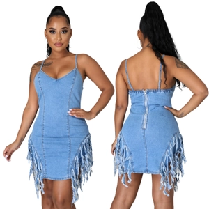 Robe midi en jean ajustée avec ourlet à franges et fermeture éclair, délavage bleu clair