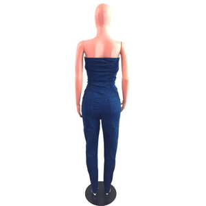 Vue arrière du combiné en jean bustier moulant bleu foncé avec poches arrière