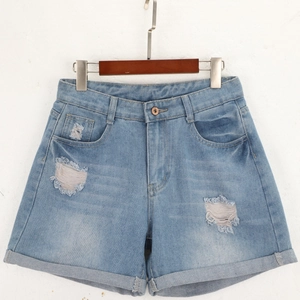 Short en Jean Déchiré Décontracté pour Femme Taille Moyenne Bord Roulé Bleu Clair Distressed Mode Été Voyage Short Droit