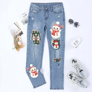 Jean Denim Déchiré Imprimé Bonhomme de Neige de Noël pour Femme Décontracté Lavage Bleu Clair Coupe Droite Taille Moyenne