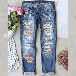 Women's Mid Waist Straight Leg Ripped Jeans Bohemian Sunflower Print Floral Patchwork Distressed Denim Pants With Daisy Decor