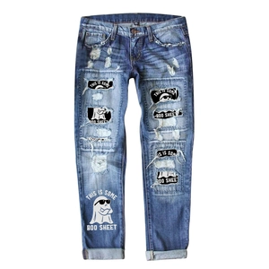 Jean droit bleu délavé à taille mi-haute avec imprimés fantômes de Halloween