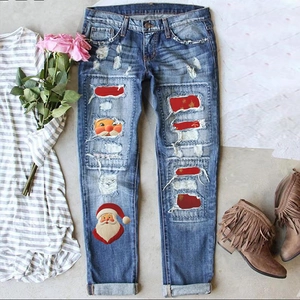 Jeans slim da donna con strappi a tema natalizio e dettagli decorativi con stelle