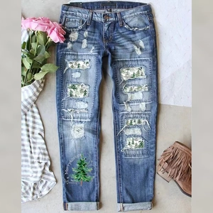 Women Christmas Tree Print Ripped Denim Jeans Loose Straight Leg Distressed Washed Blue Holiday Casual Festive Long Pants