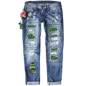 Jean bleu pour homme avec écussons léopard et imprimé sapin de Noël style décontracté