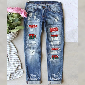 Jeans in Denim Strappati da Donna con Stampa Albero di Natale Toppa Merry Christmas Gamba Dritta Casual Lavati Streetwear