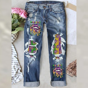 Women's Mardi Gras Printed Ripped Straight Jeans Distressed Mid Waist Denim Pants With Leopard Lips Pattern Party Wear